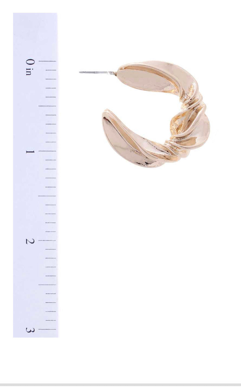 El twist earrings